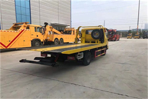 合作非事故拖车